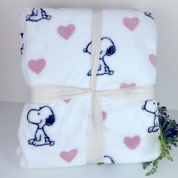 Snoopy Peanuts lovers twin size blanket 60in x 90in. NWT VelvetSoft by Berkshire - Picture 5 of 8